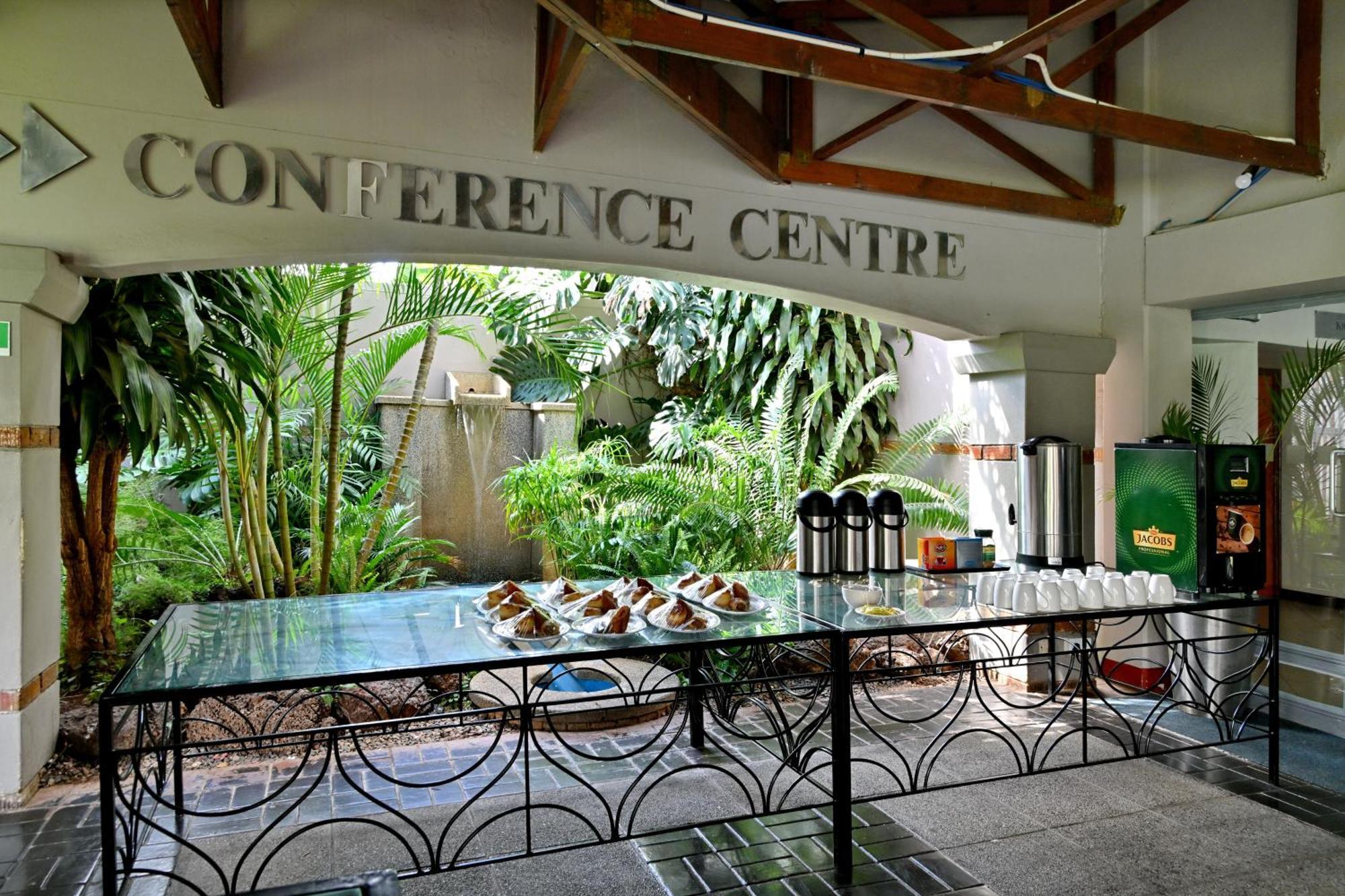 Holiday Inn - Bulawayo By Ihg Dış mekan fotoğraf