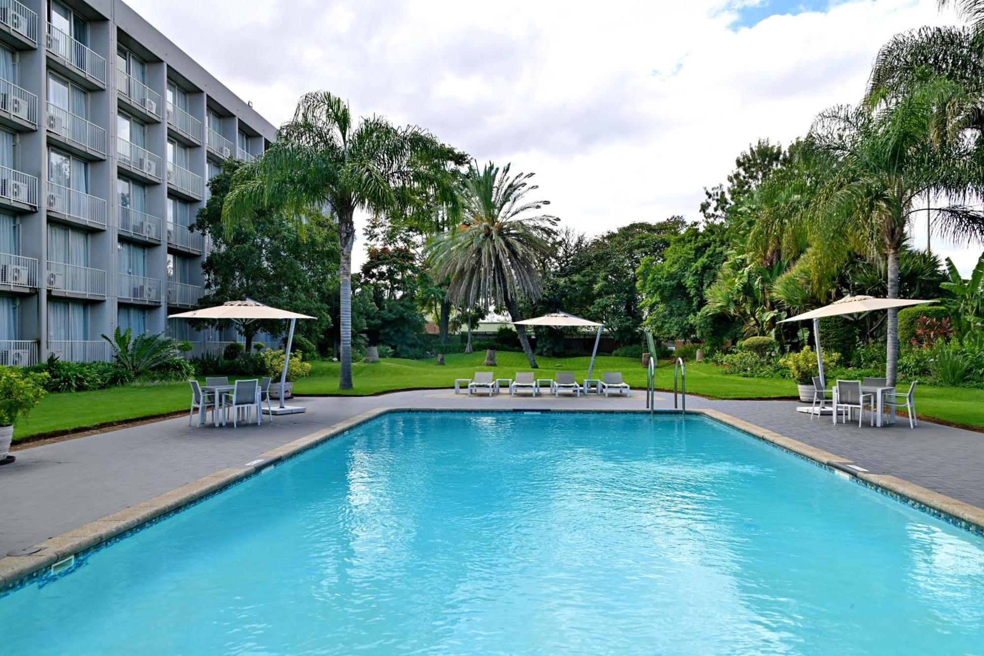 Holiday Inn - Bulawayo By Ihg Dış mekan fotoğraf