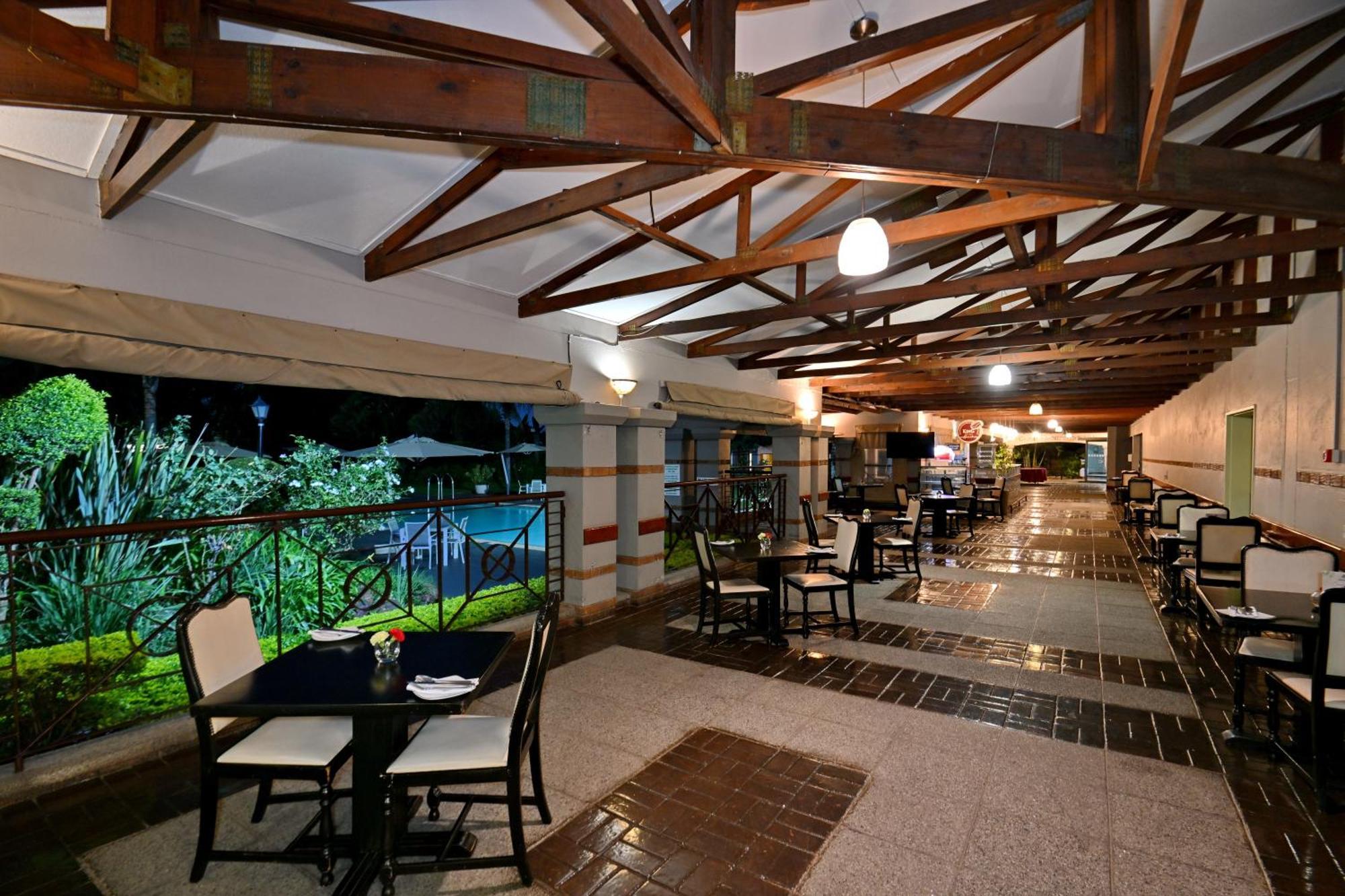 Holiday Inn - Bulawayo By Ihg Dış mekan fotoğraf