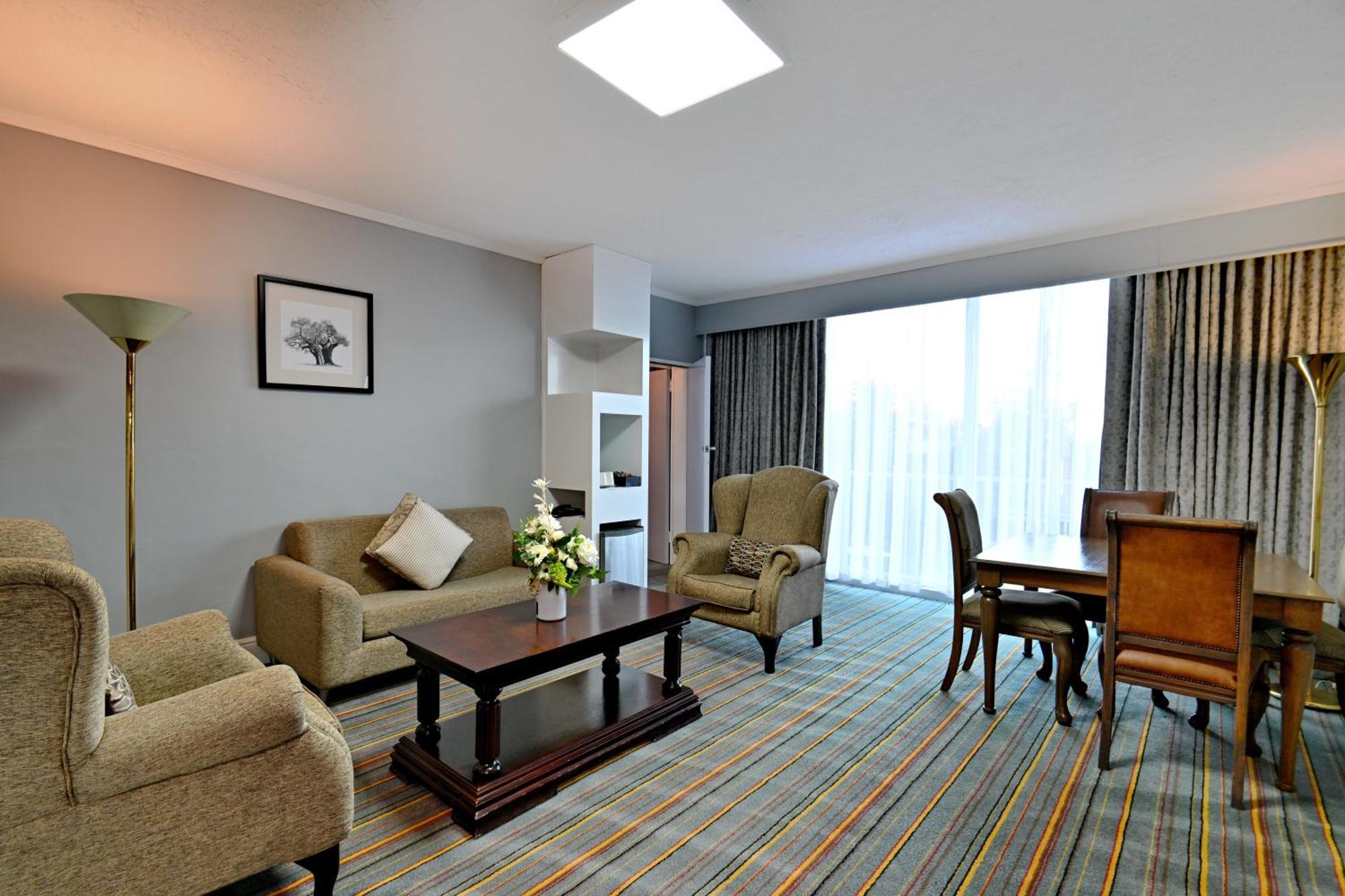 Holiday Inn - Bulawayo By Ihg Dış mekan fotoğraf