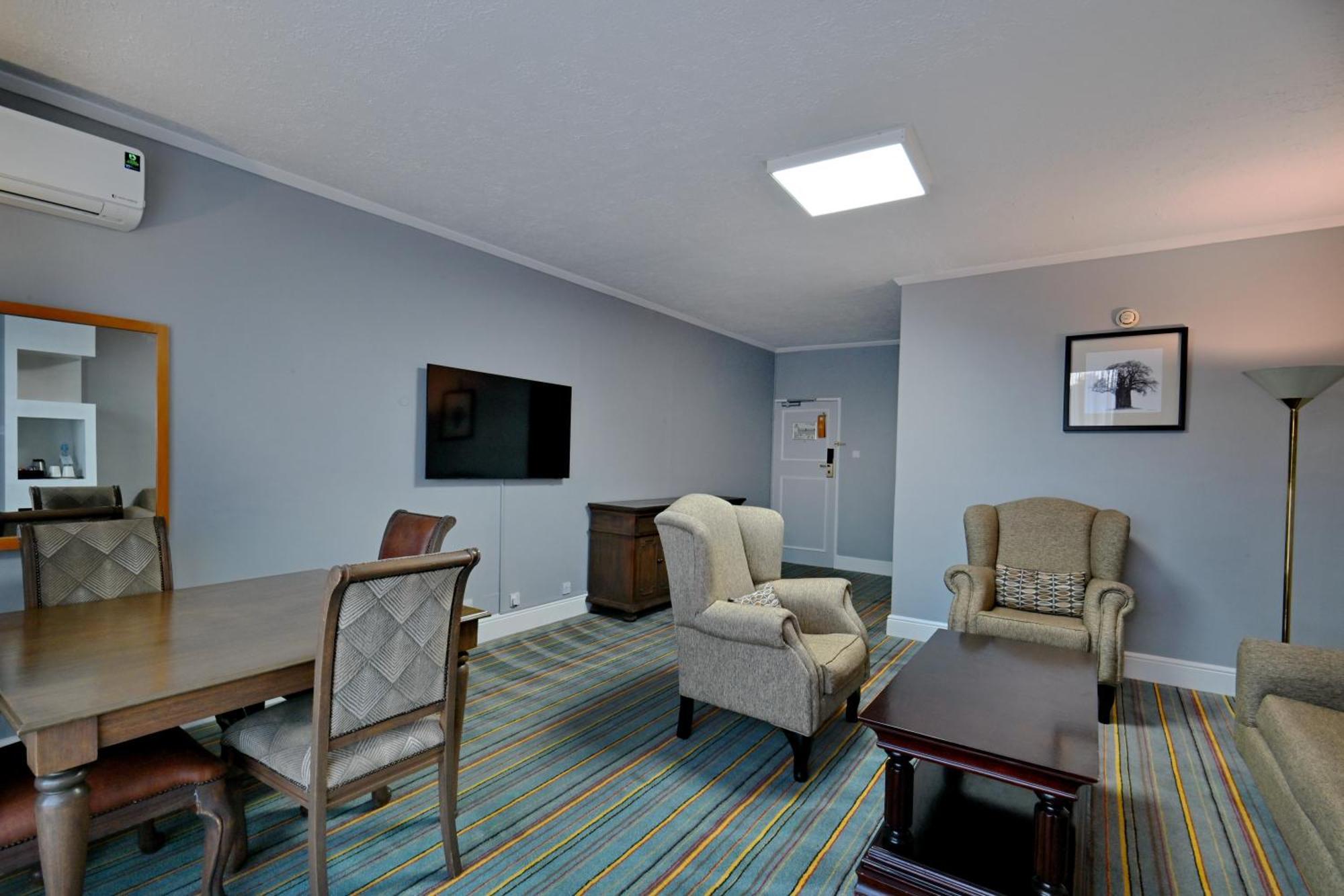 Holiday Inn - Bulawayo By Ihg Dış mekan fotoğraf