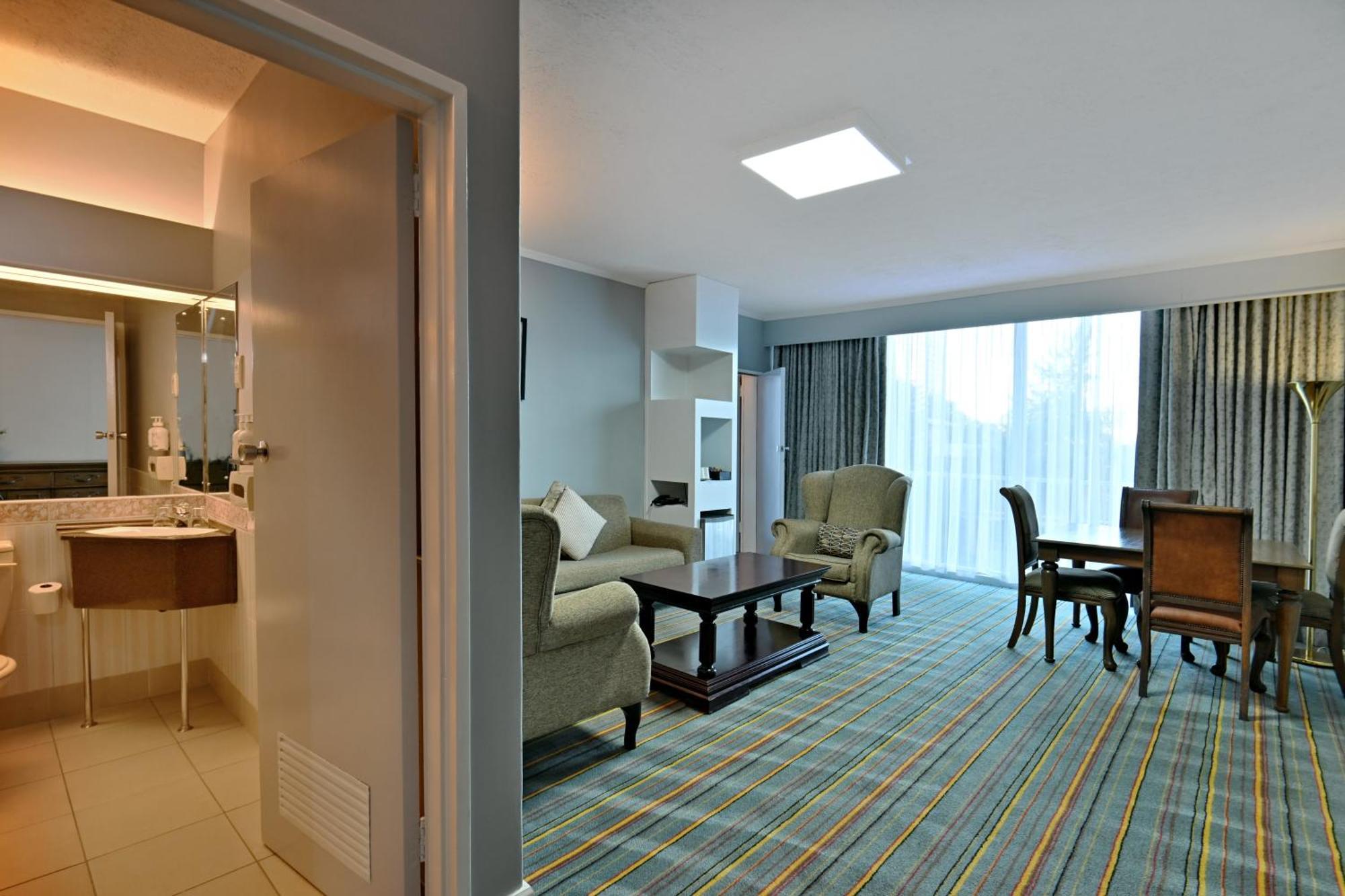 Holiday Inn - Bulawayo By Ihg Dış mekan fotoğraf